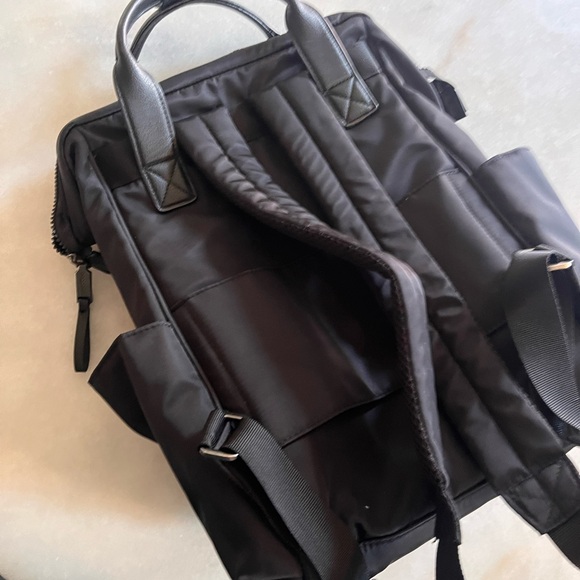 Soho Backpack - Great for travel or daily office trip - Picture 4 of 17